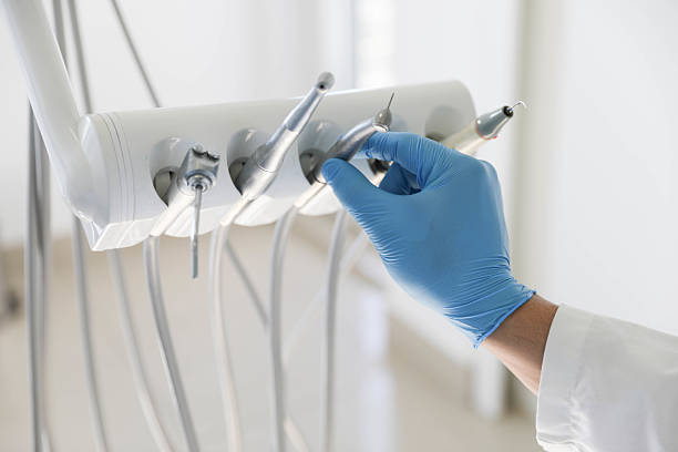 Professional Emergency Dentist technician working in Bartlett, TX